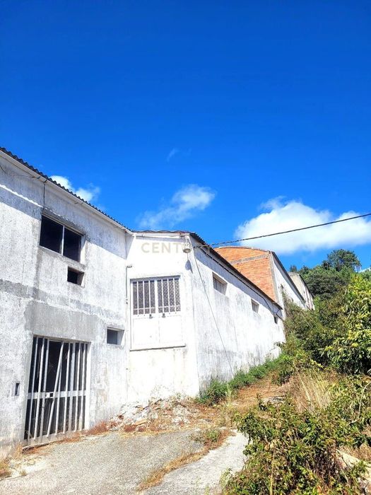 Armazém Industrial para Venda em Coz, Alcobaça com 2.300m²
