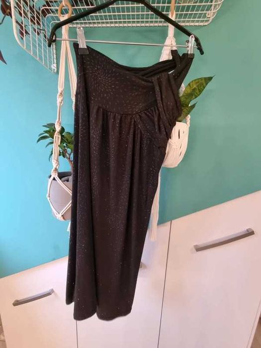 Sylwestrowa czarna sukienka