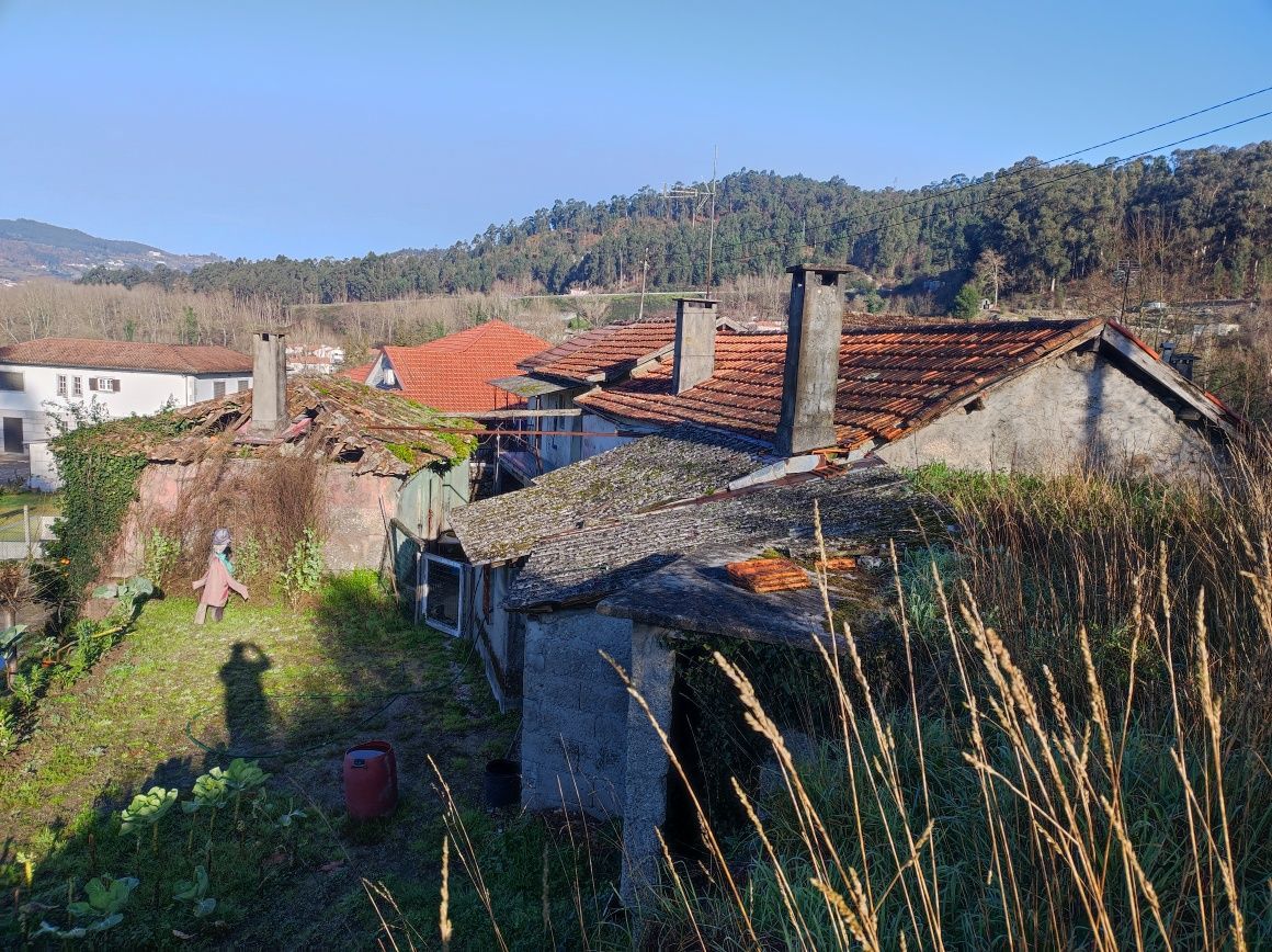 Terreno com uma casa