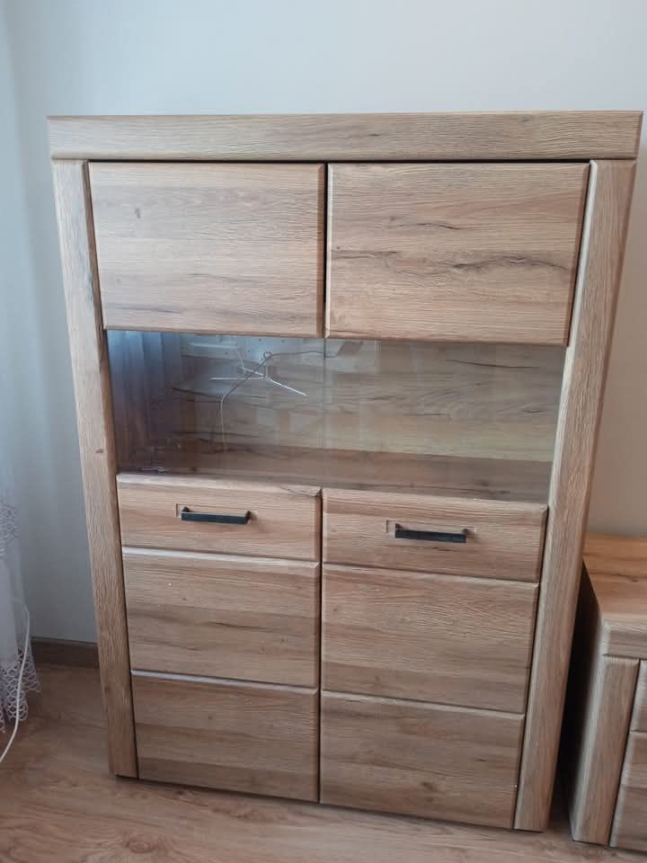 Montaż mebli z paczek. Drobne naprawy.