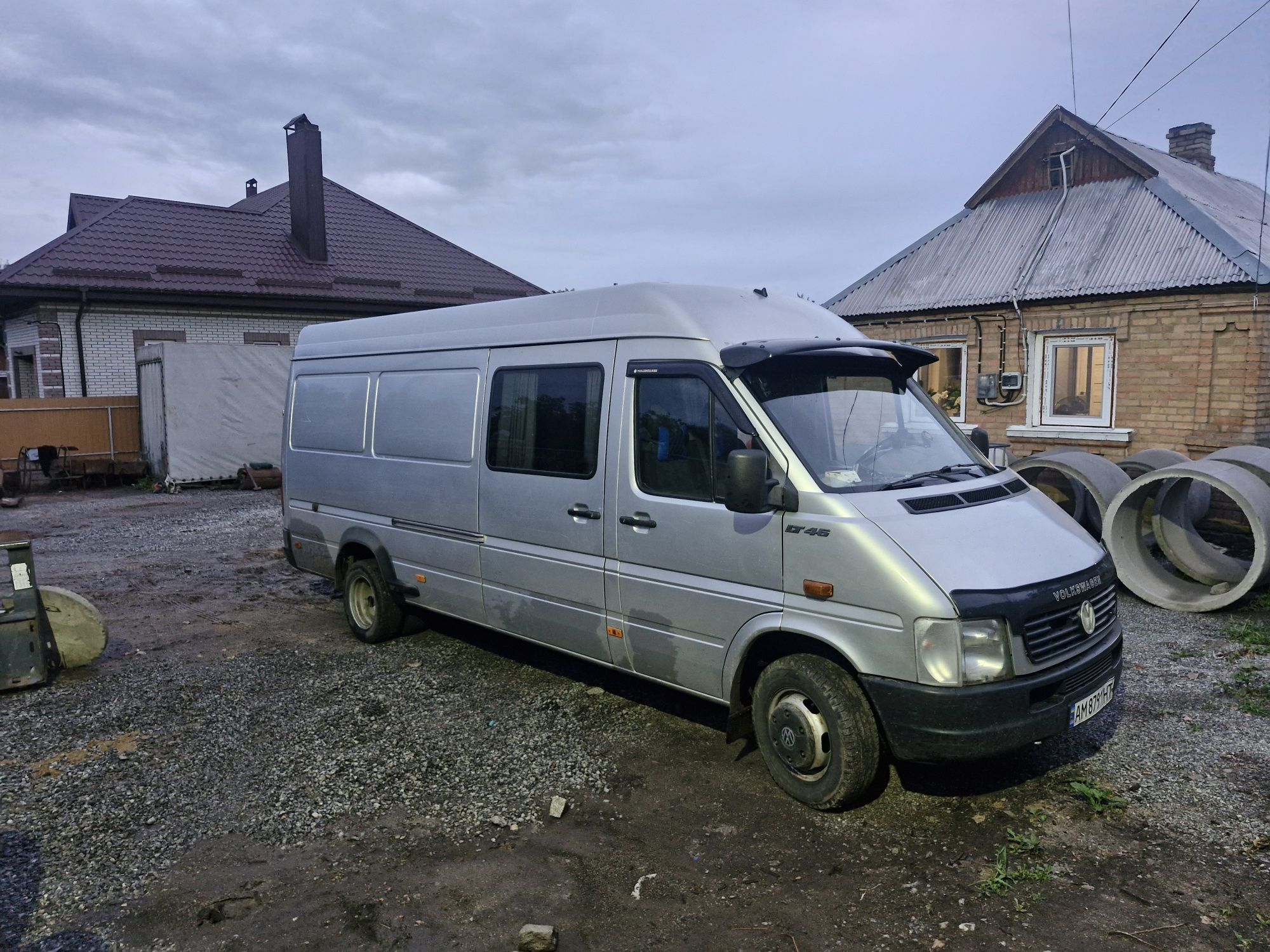 ЛТ 46 2.8сді вантажопасажир 8+1