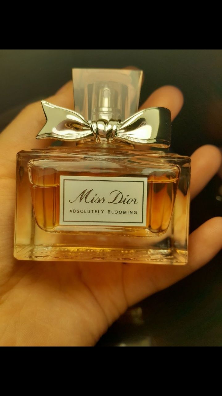 Продам парфумовану воду  Miss Dior
