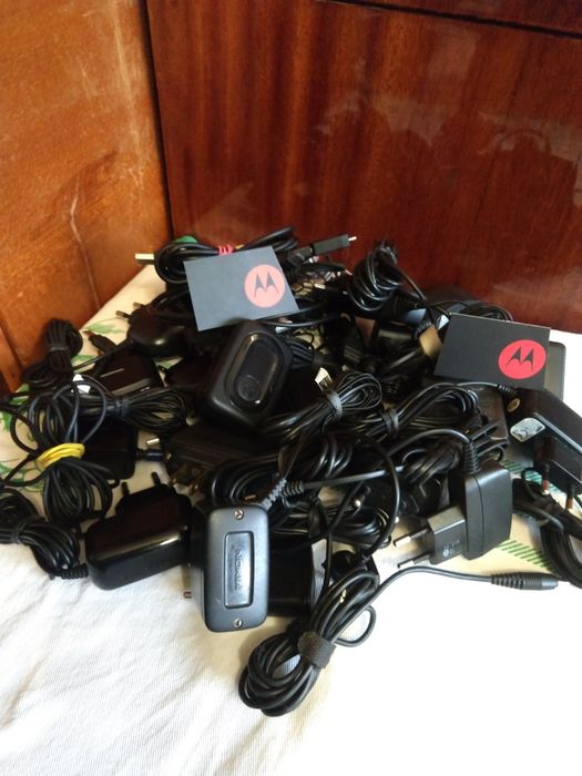 Зарядные устройства Sony Ericsson Motorola LG