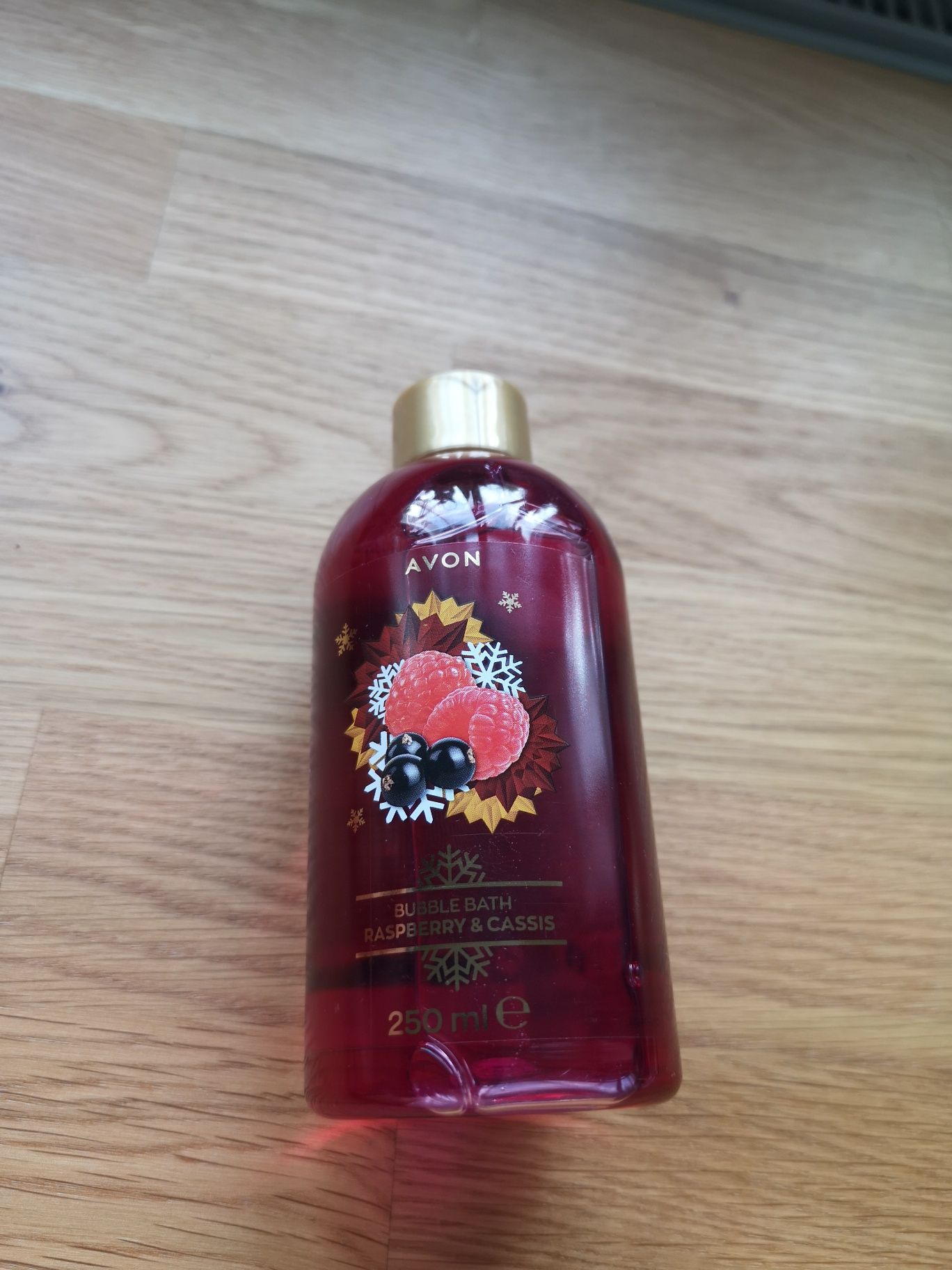 Avon, płyn do kąpieli, malina i czarna porzeczka, 250 ml