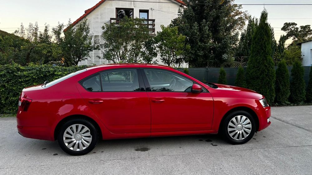 Skoda Octavia benzyna zarejestrowany bezwypadkowa