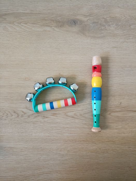 Drewniane instrumenty, flet, tamburyn