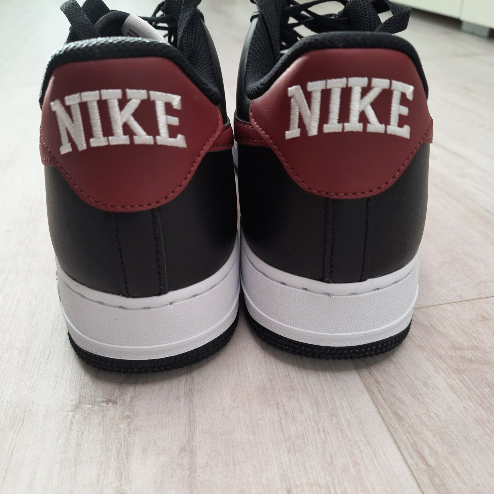 Оригінальні чоловічі кросівки Nike Air Force 1 '07 "Black / Dark Team