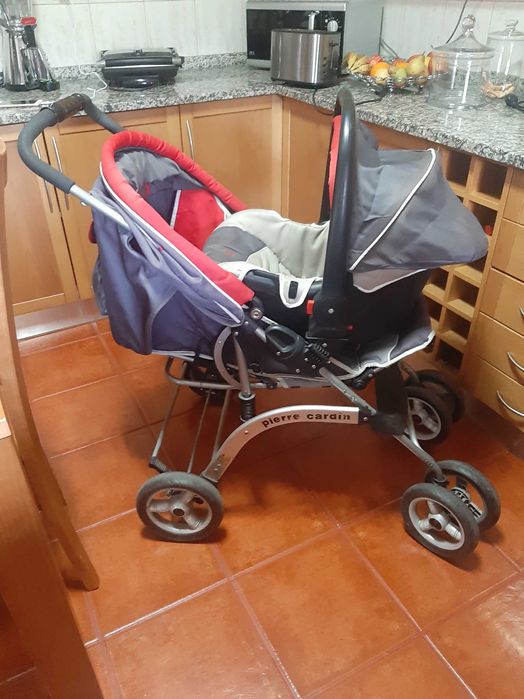 Carrinho de bebé Pierre Cardin