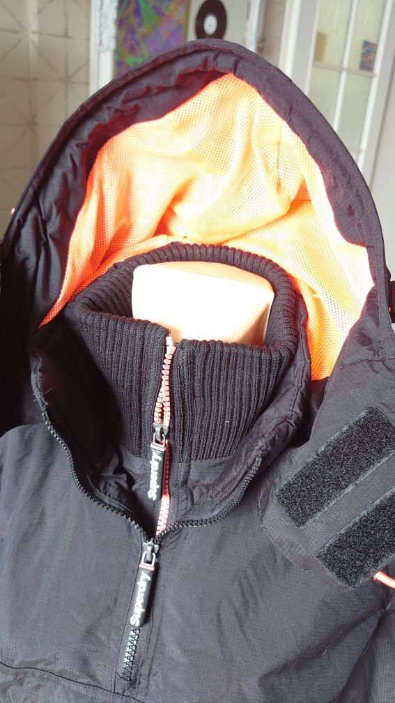 Superdry Wiatrówka damska S przez głowę czarna kurtka Windcagoule z ka