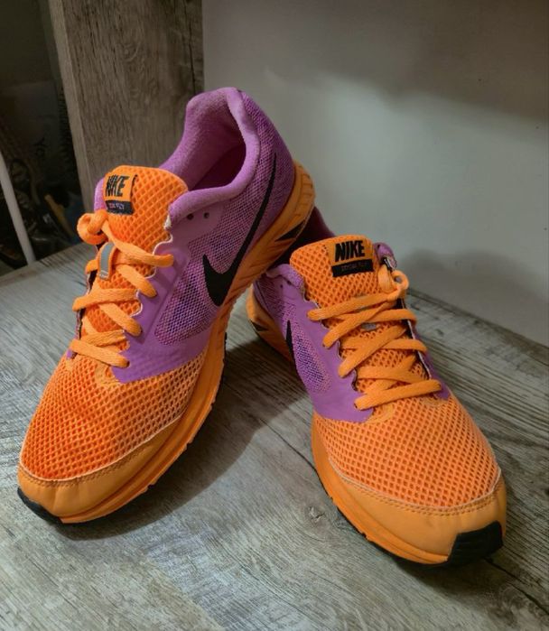 Бігові кросівки NIKE ZOOM FLY
