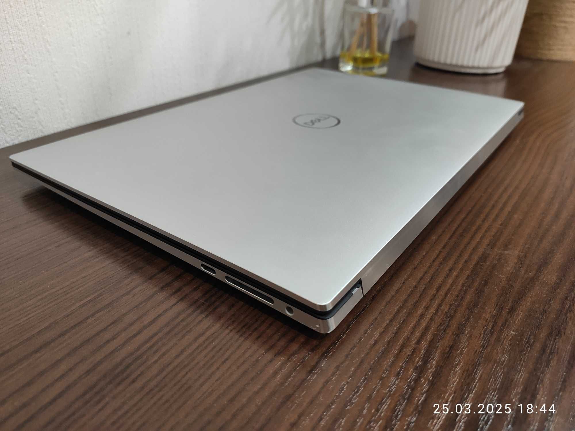 Dell XPS 9520 (Core i7-12700H / 16GB DDR5 / RTX 3050TI / 1 TB SSD)