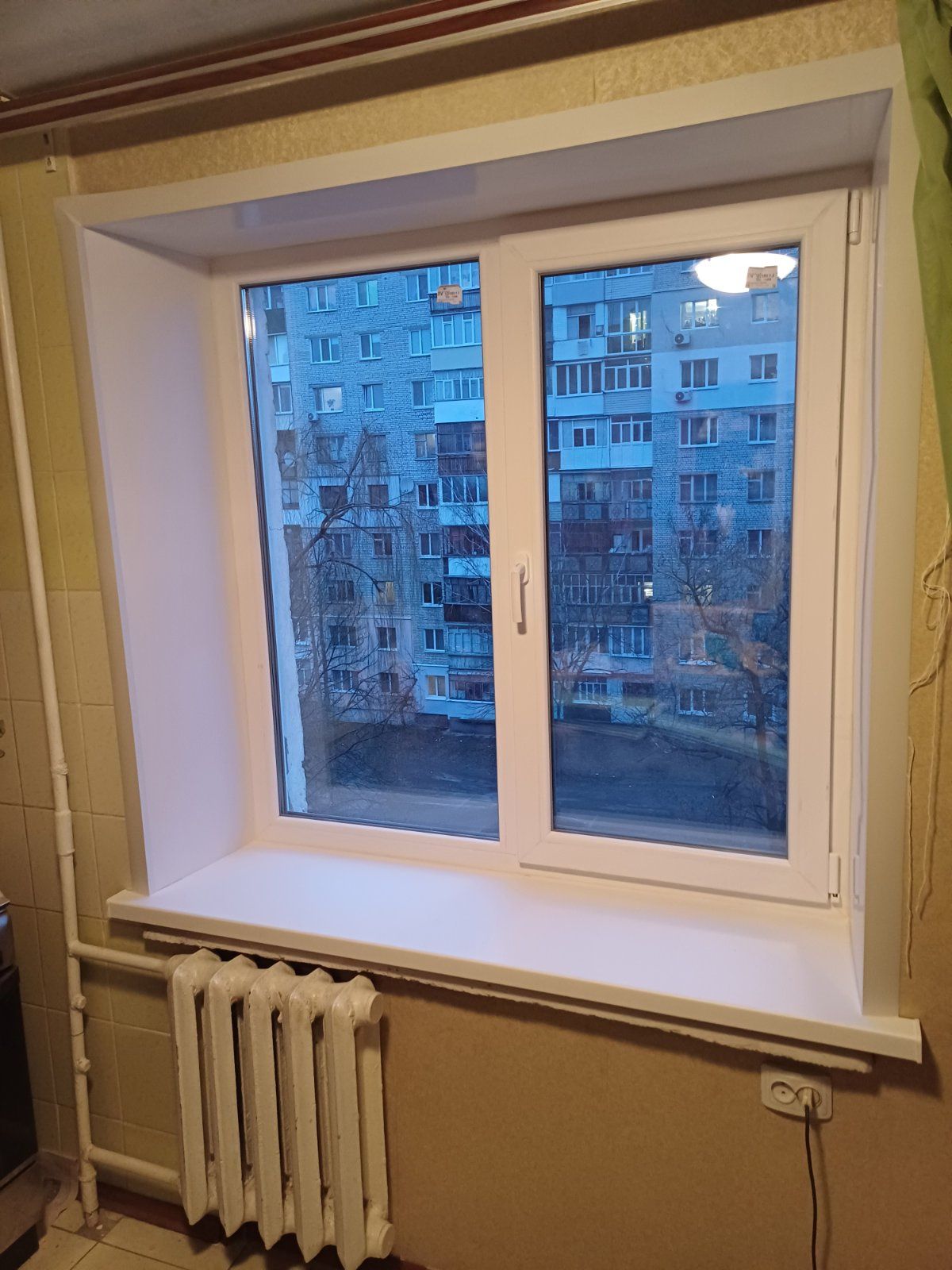 Металопластикові вікна та двері. Установка вікон у Львові, Залізничний