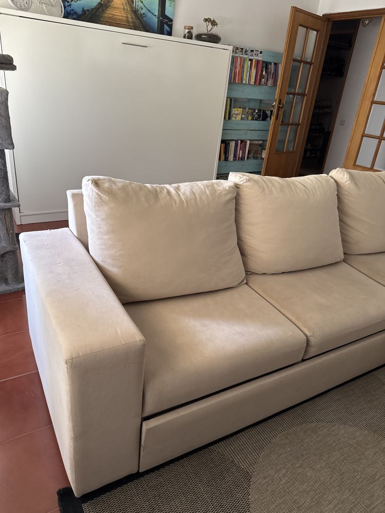 Sofá com chaise long
