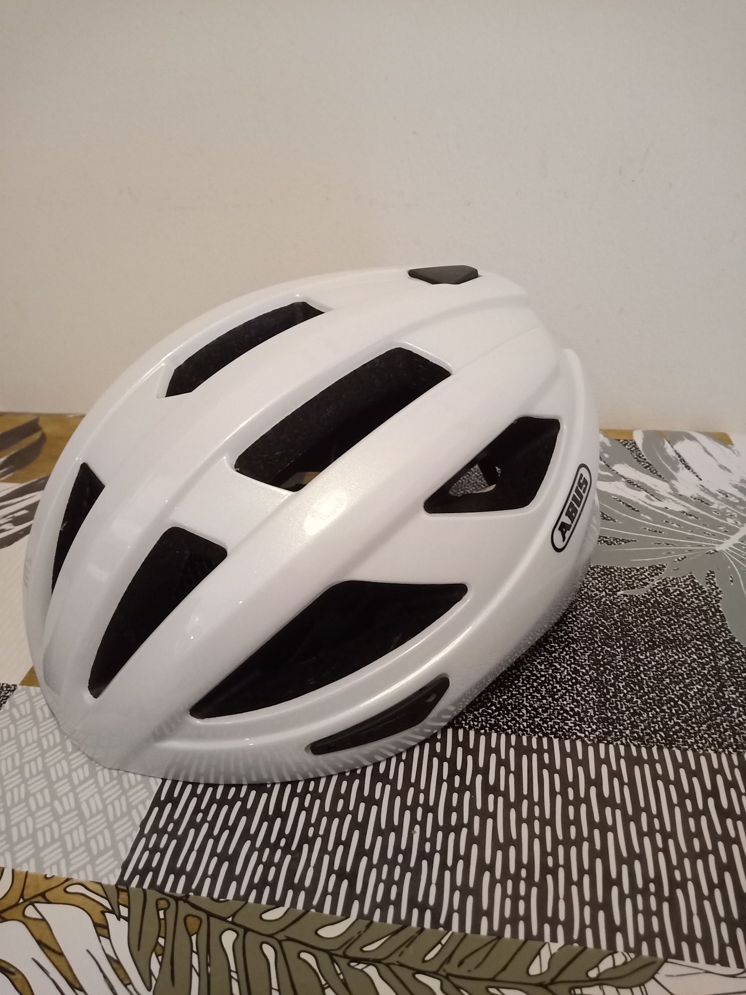 Capacete ABUS Macator Branco Pérola tamanho M