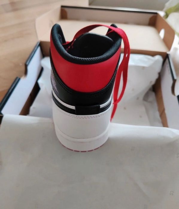 Jordan 1 Mid Homem