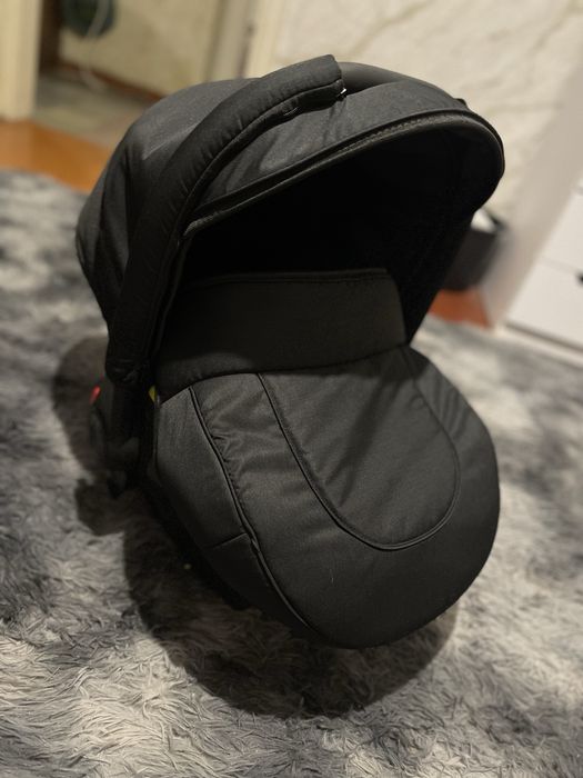 Продам автокресло Adamex carlo E20