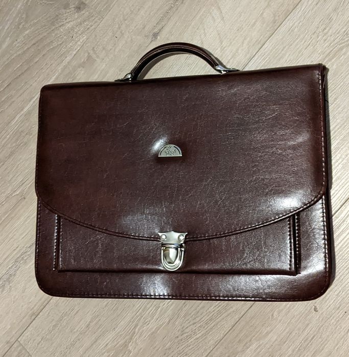 Портфель бордовий новий