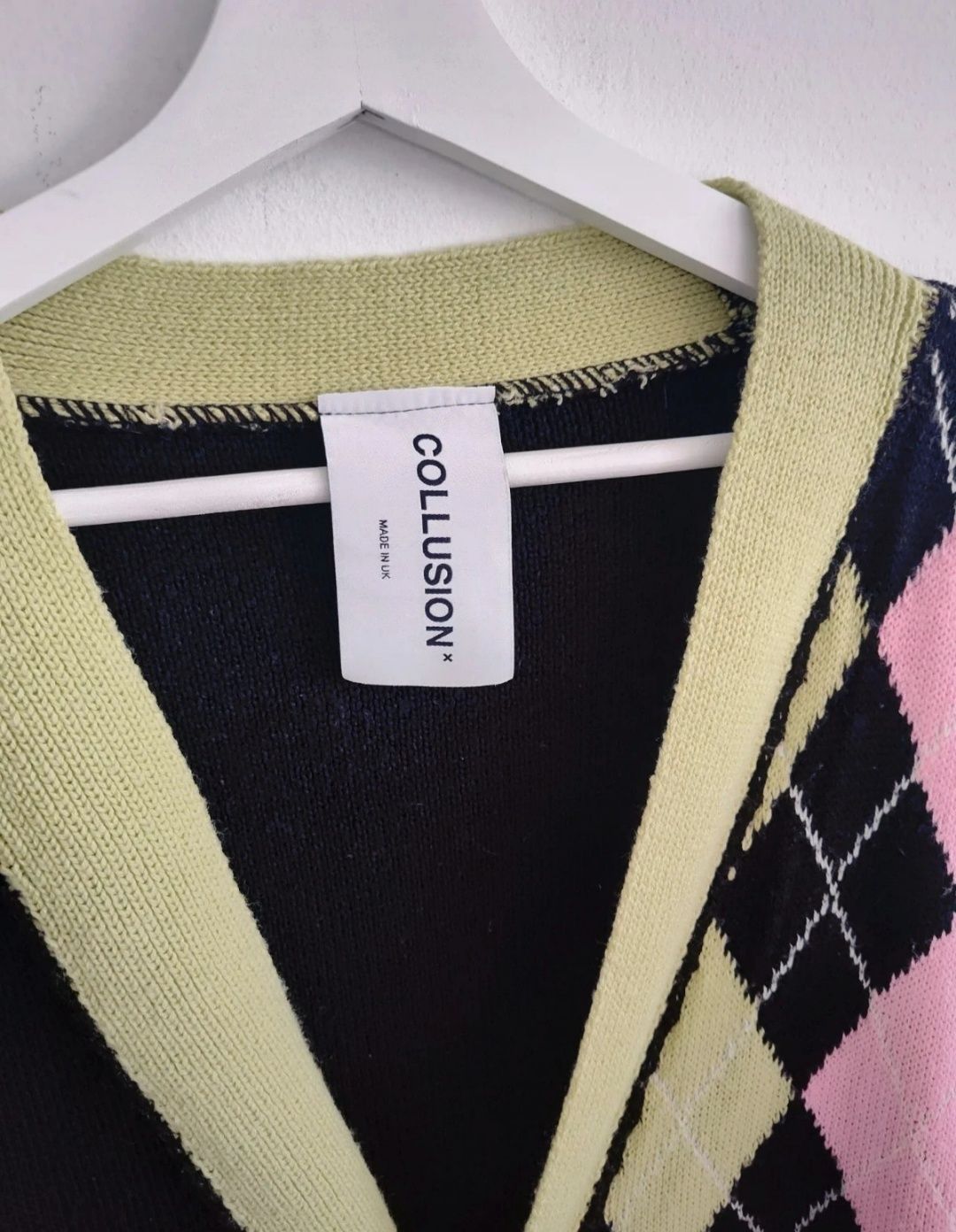 Sweter kardigan w romby vintage retro Asos oversize długi czarny różow