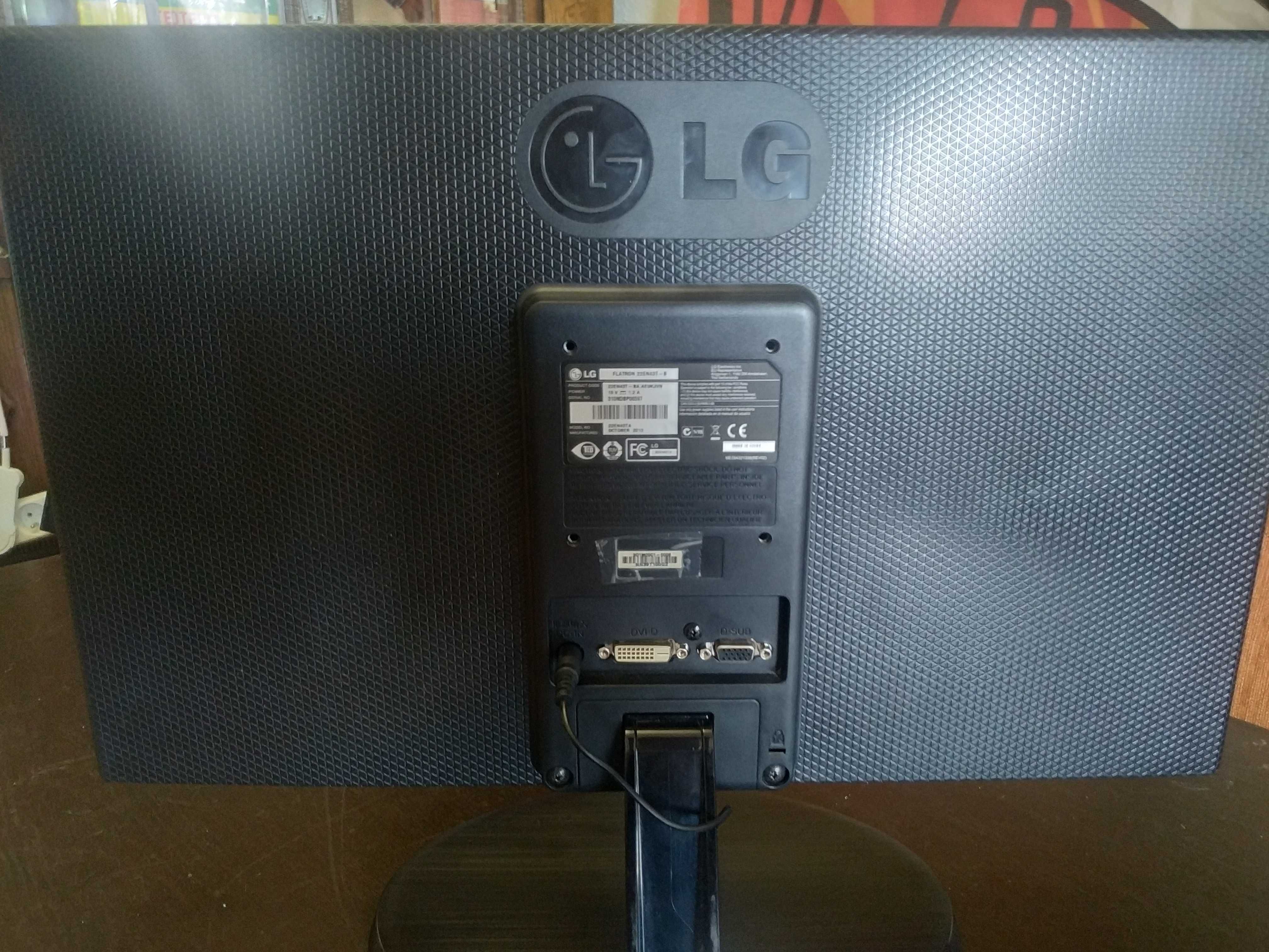 Monitor FullHD 22 cali LG Flatron 22EN43T-B (DVI VGA)