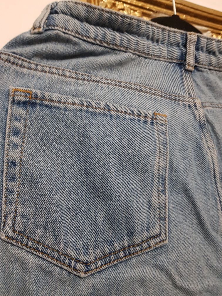 Spodnie jeansowe Reserved
