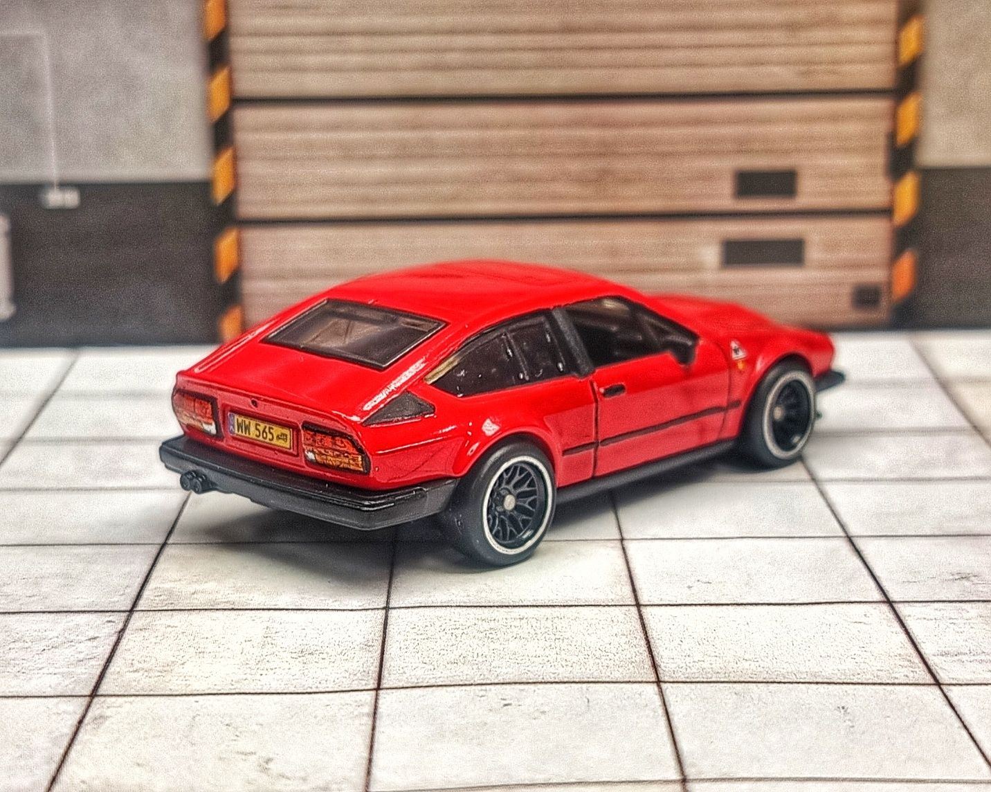 Model Alfa Romeo GTV6 Hot Wheels