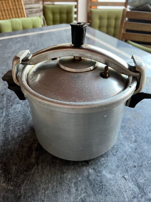 Panela de pressão para em alumínio em