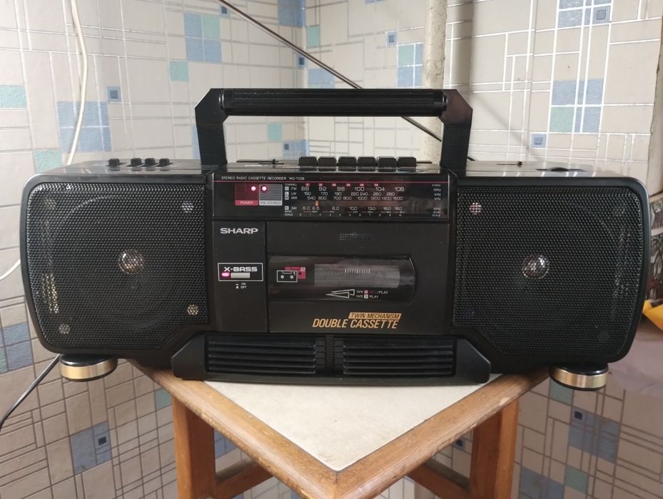 Продам магнитолу SHARP WQ-T238H