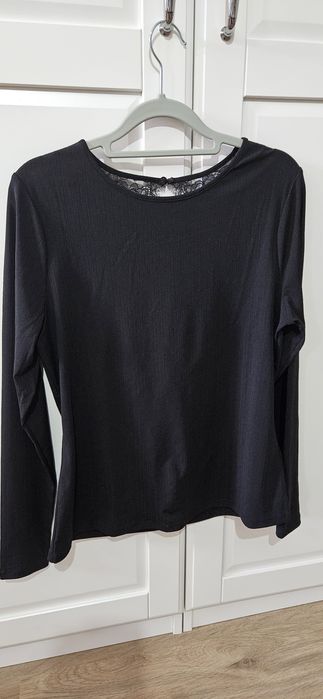 Sprzedam czarna bluzke  z H&M rozmiar L