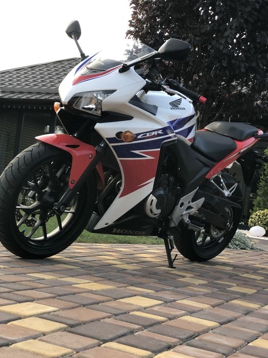 Свіжак з Японії! СBR 400R!