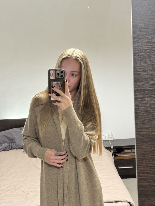 Жіночий кардиган