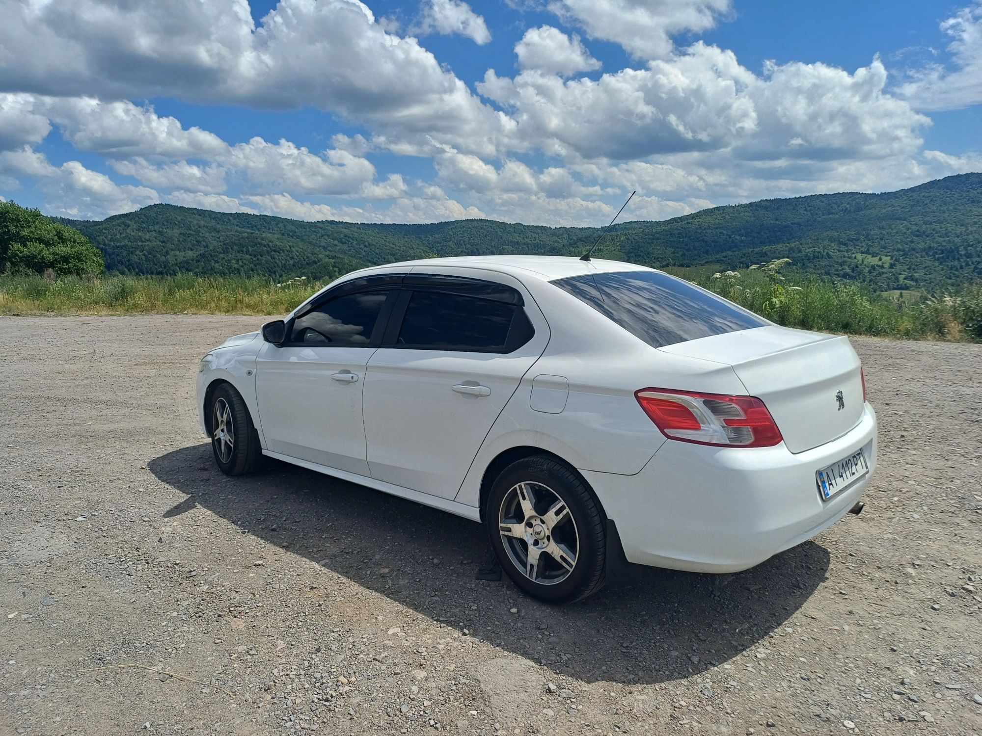 Peugeot 301 .                .