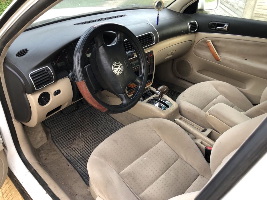 Разборка Пассат Б5 бампер фары салон двери Passat B5