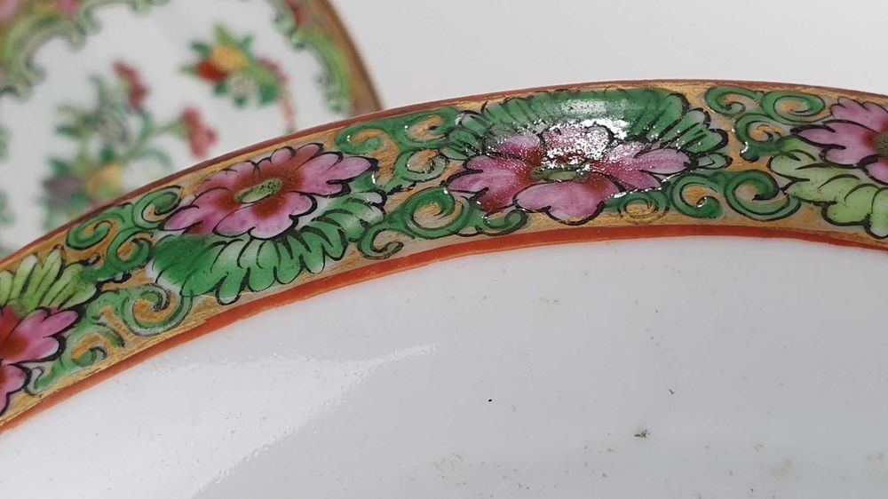 Par pratos de porcelana chinesa Qianlong (1736 a 1795)
