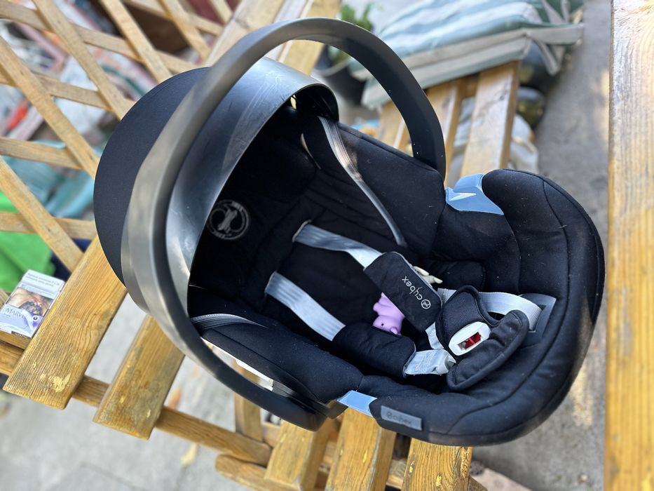 Автокрісло Cybex Aton 5 + адаптери