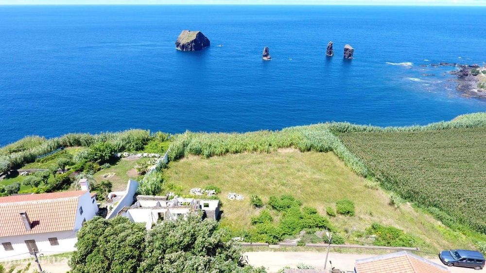 Terreno com vista mar para reconstrução de casa