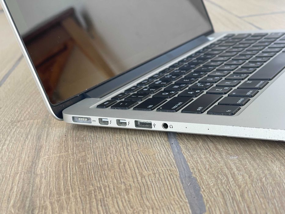 Продам MacBook Pro 13,3 (2015 року) б/у