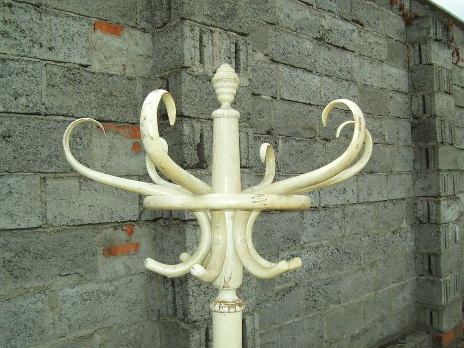 bukowa garderoba Thonet do renowacji
