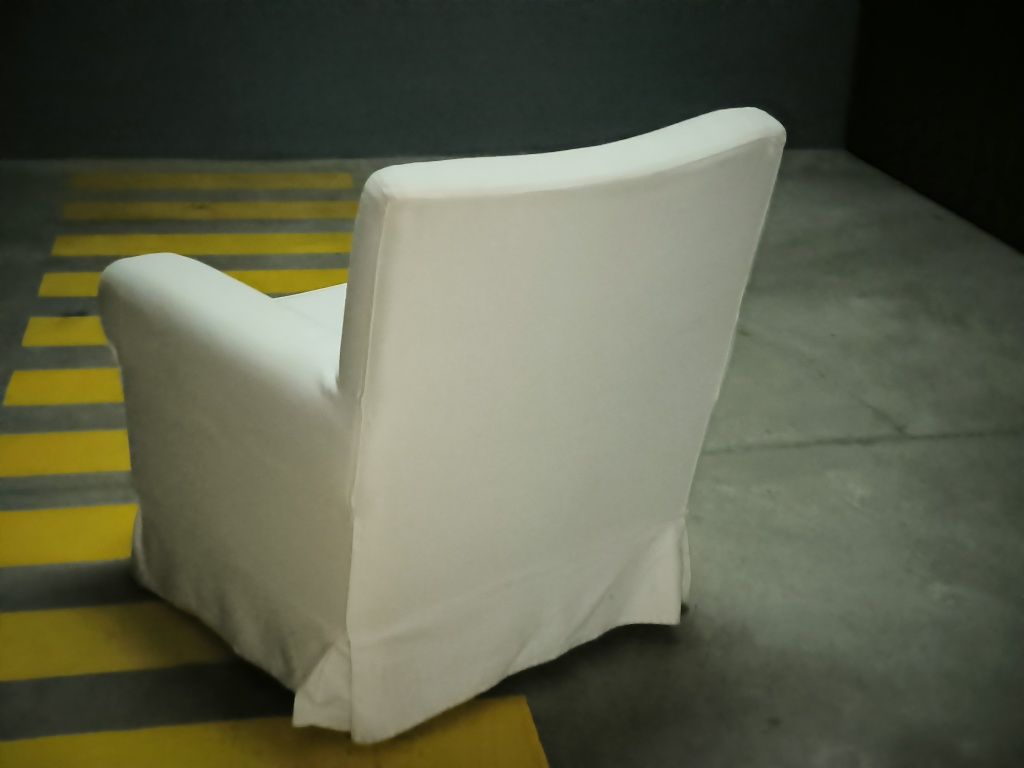Poltrona IKEA Ektorp Jennylund