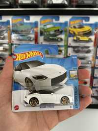 Hot Wheels Nissan Z Proto biały