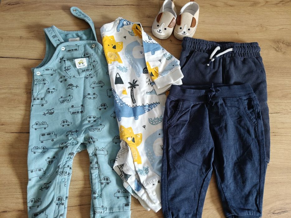 Zestaw ładnych ubranek dla chłopca, rozmiar 74