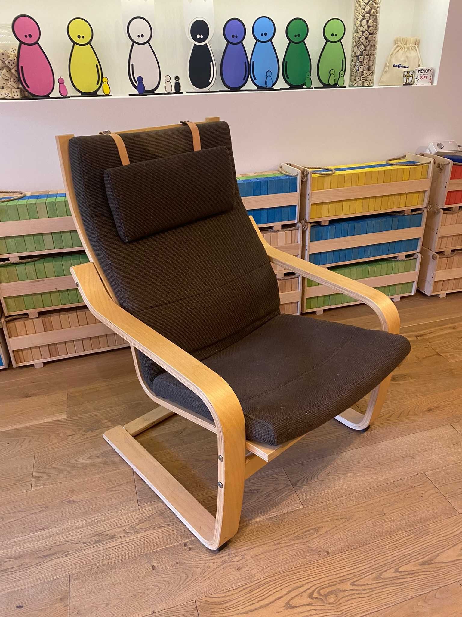Fotel Ikea Poang – brązowy z zagłówkiem