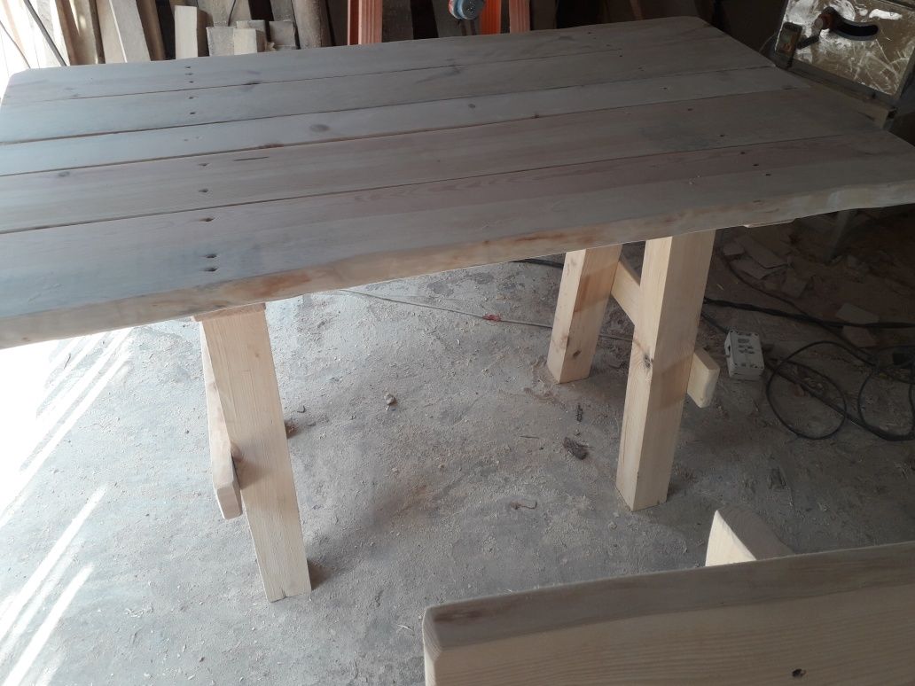stół drewniany ogrodowy ciężki masywny