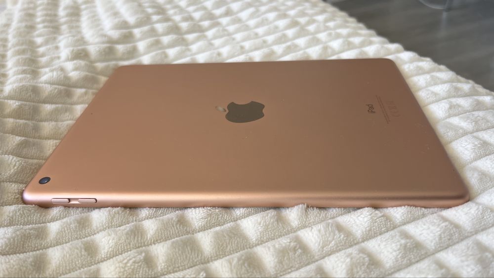 iPad 6ª Geração Rose Gold (9,7 polegadas) (com caixa)