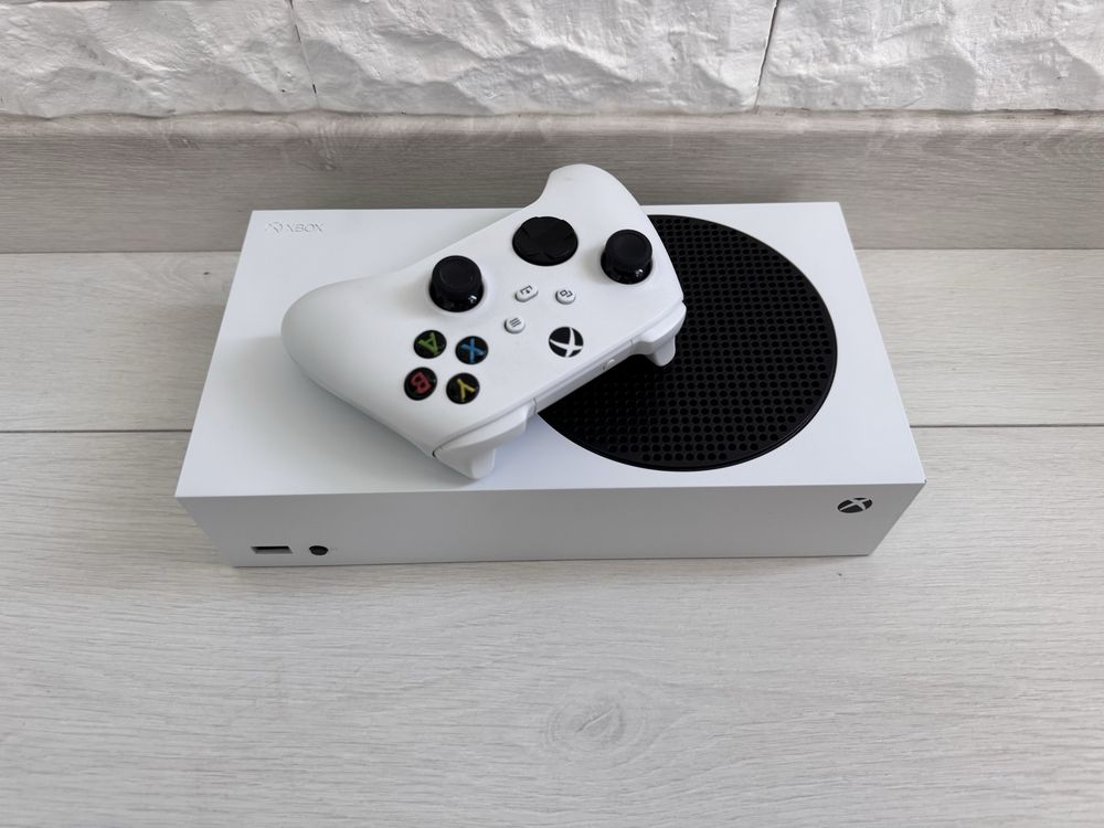 Продам Xbox Series S