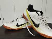 Tenis de futsal Nike