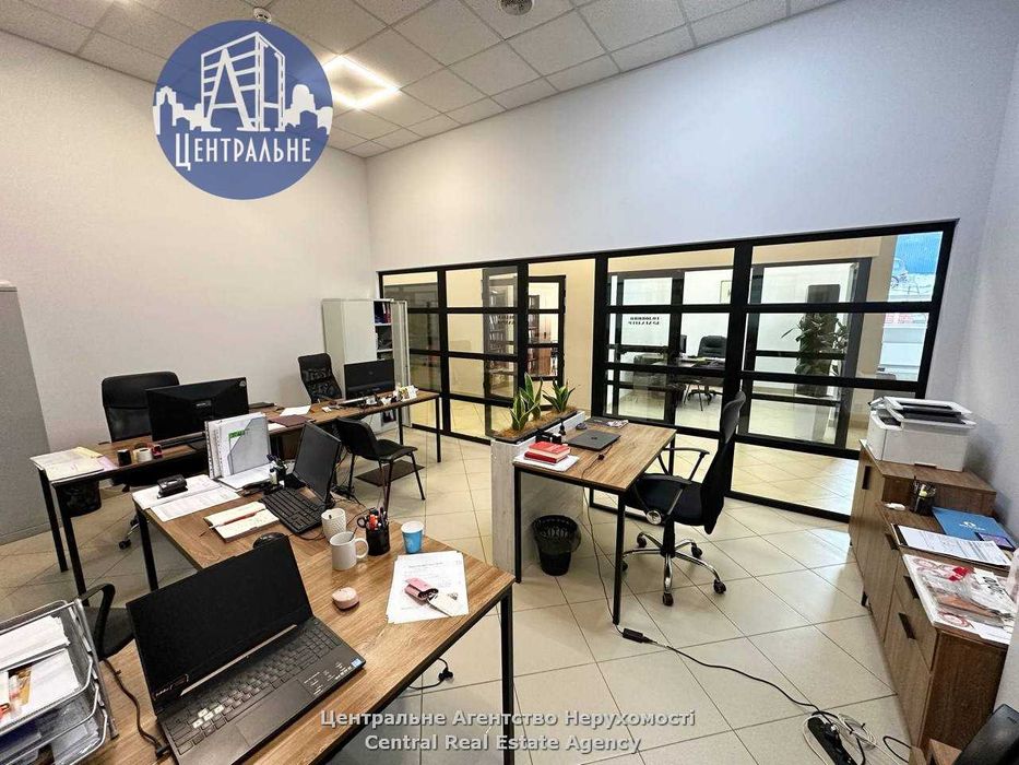 Оренда просторого кабінетного офісного приміщення в центрі, 8€/м.кв.