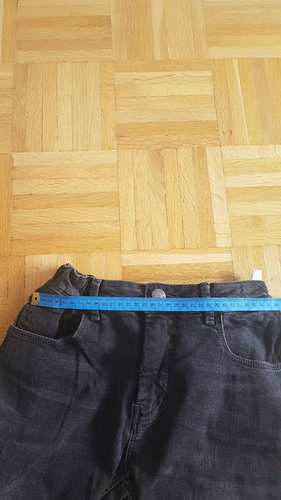 House jeansy czarne r. 28 Slim