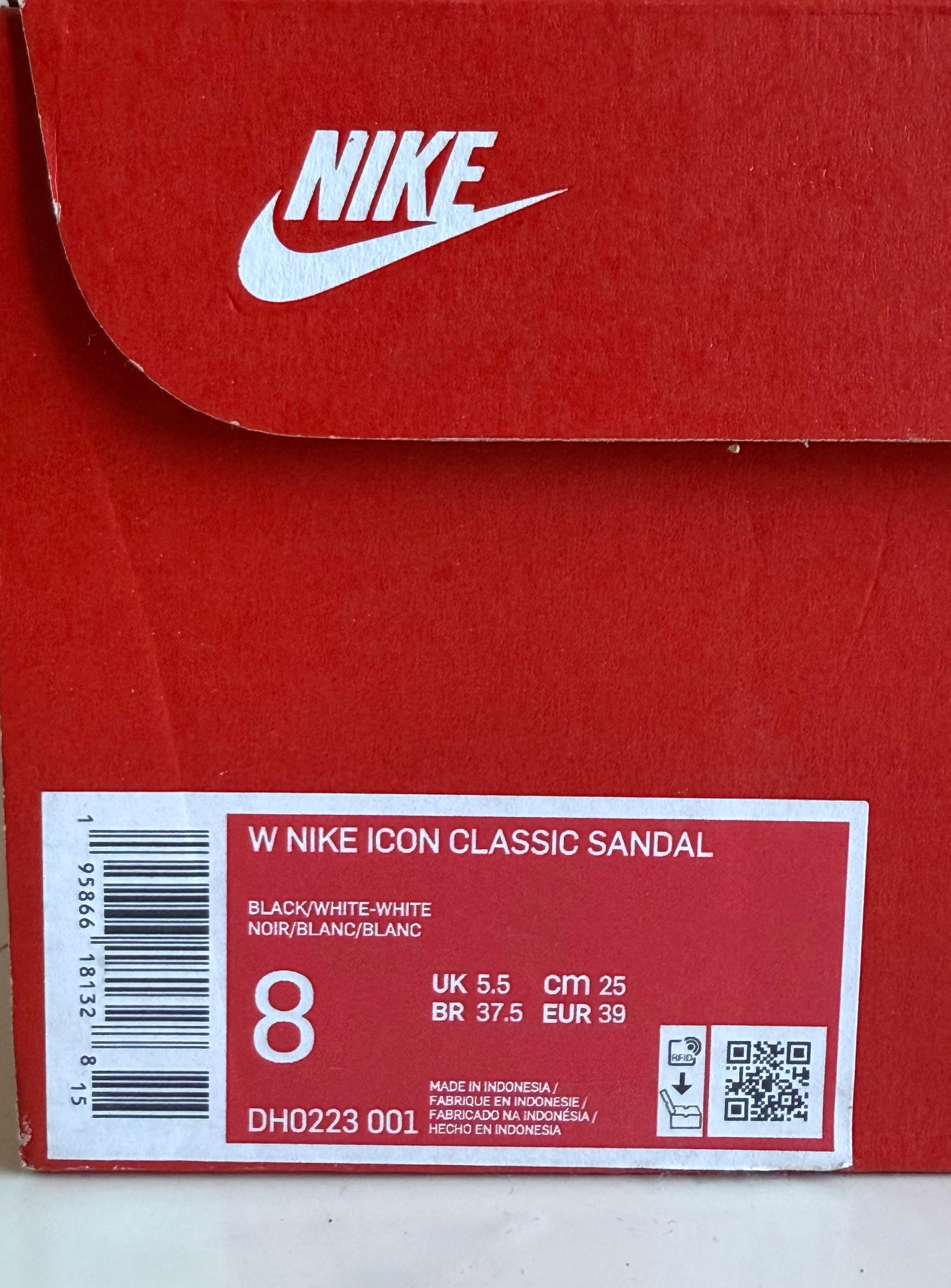 Nike Sportswear
ICON CLASSIC - Sandały na platformie
