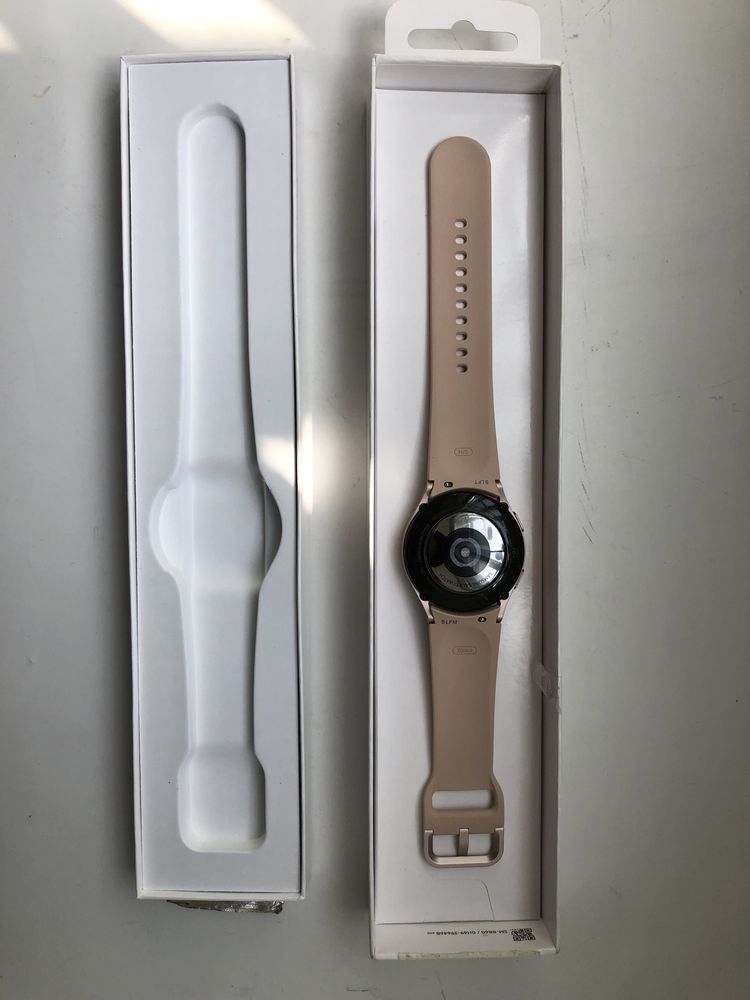 Смарт-годинник Samsung Galaxy Watch 4 40mm gold