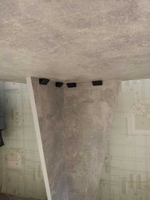 Продам  компьютерный стол